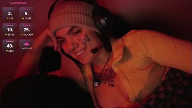Image 11 of bluedweeb Stream on Chaturbate on 1 month ago