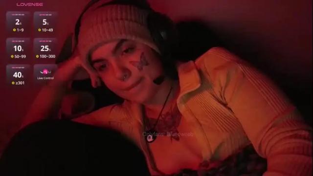 Image 7 of bluedweeb Stream on Chaturbate on 1 month ago