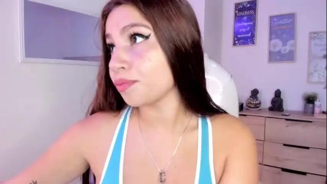 Image 7 of bluee_hazell Stream on Chaturbate on 13 days ago