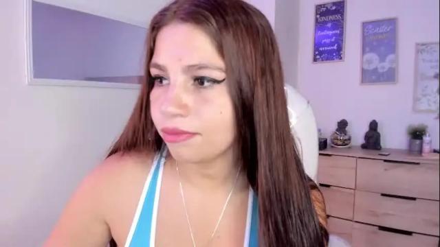 Image 8 of bluee_hazell Stream on Chaturbate on 13 days ago