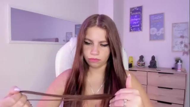 Image 12 of bluee_hazell Stream on Chaturbate on 2 days ago