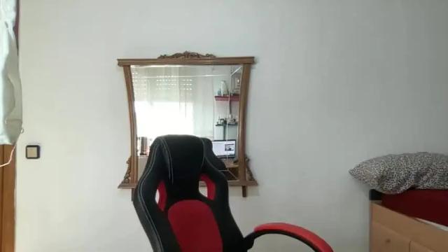 Image 4 of blumakinsey_ Stream on Chaturbate on 28 months ago