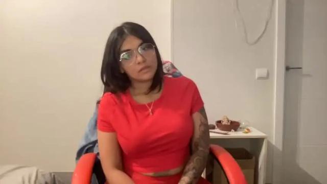 Image 3 of blumakinsey_ Stream on Chaturbate on 21 months ago