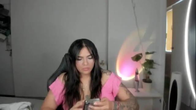 Image 2 of blumakinsey_ Stream on Chaturbate on 6 months ago