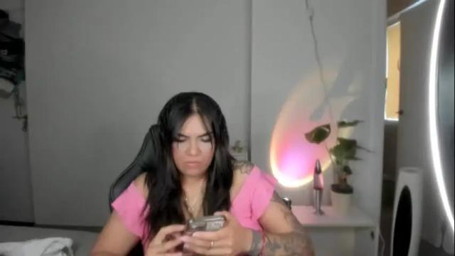 Image 3 of blumakinsey_ Stream on Chaturbate on 6 months ago