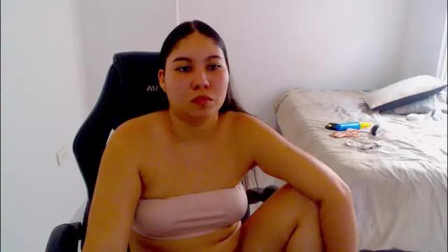 Image 4 of blumbum Stream on Chaturbate on 3 days ago