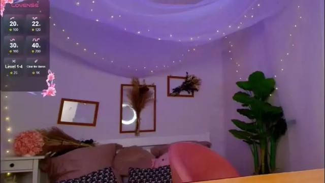 Image 3 of blush_diana Stream on Chaturbate on 5 months ago