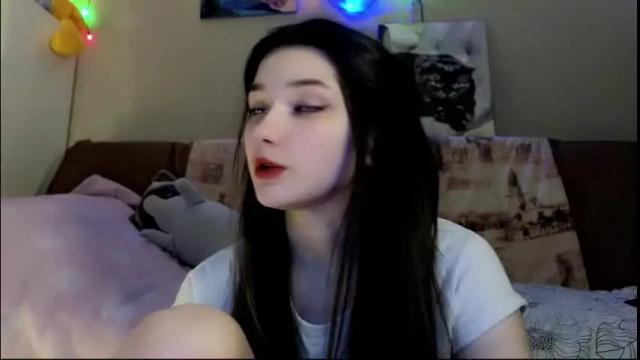 Image 2 of blushed_pussy Stream on Chaturbate on 25 days ago