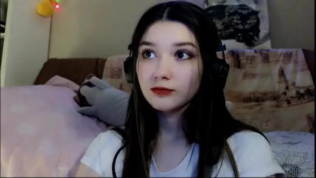 Image 7 of blushed_pussy Stream on Chaturbate on 25 days ago