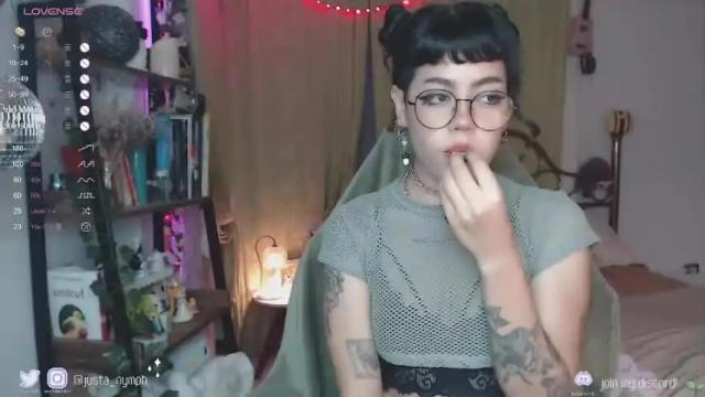 Image 3 of blushing_nymph Stream on Chaturbate on 12 months ago
