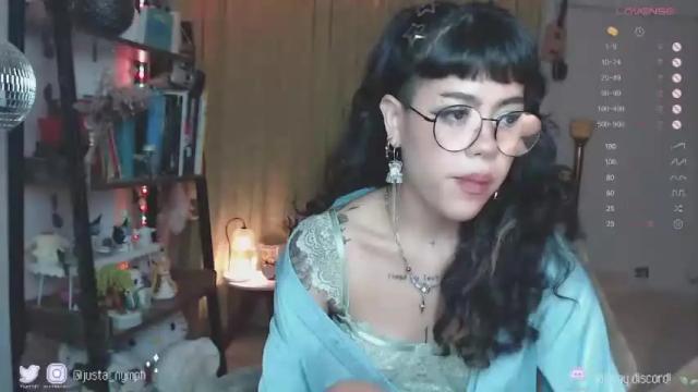 Image 3 of blushing_nymph Stream on Chaturbate on 12 months ago