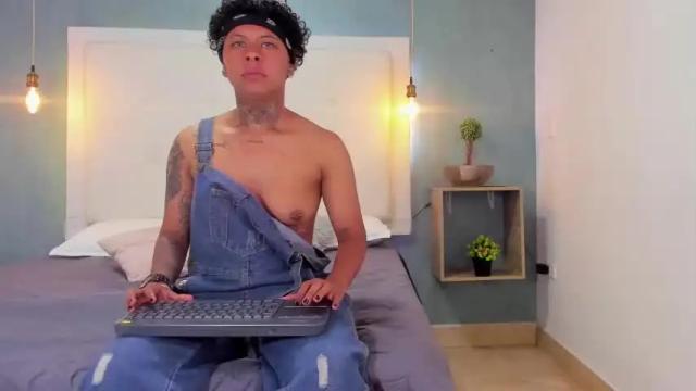 Image 12 of bobbycox_ Stream on Chaturbate on 16 months ago