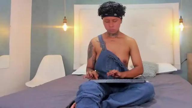 Image 2 of bobbycox_ Stream on Chaturbate on 16 months ago