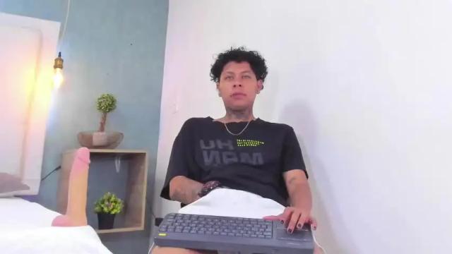 Image 6 of bobbycox_ Stream on Chaturbate on 13 months ago