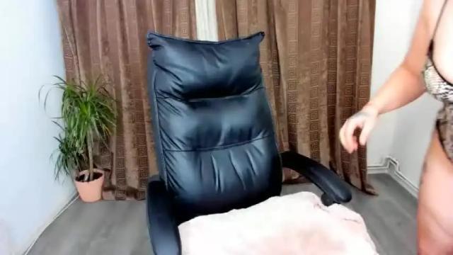 Image 4 of bom_bonx Stream on Chaturbate on 15 months ago