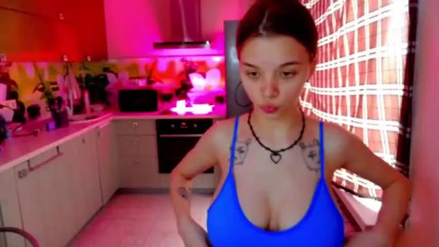 Image 12 of bonbongirls Stream on Chaturbate on 13 months ago