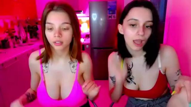 Image 2 of bonbongirls Stream on Chaturbate on 13 months ago