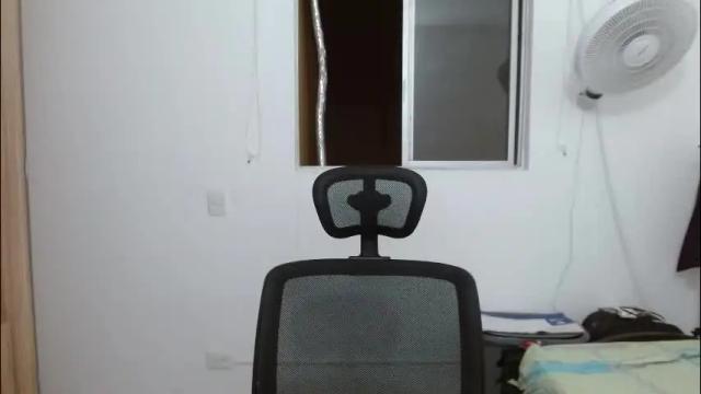 Image 4 of bonni_blonde Stream on Chaturbate on 3 months ago