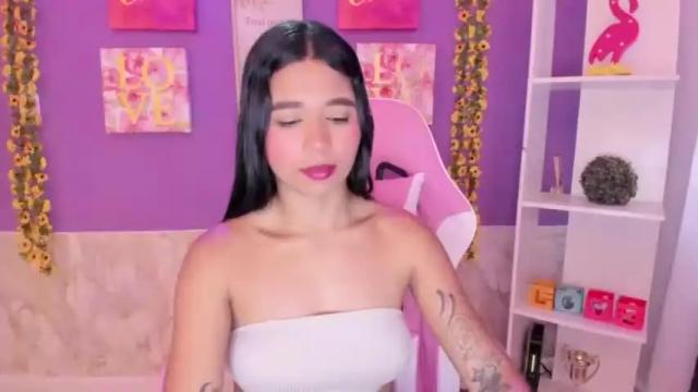 Image 2 of bonnie_benet Stream on Chaturbate on 14 months ago