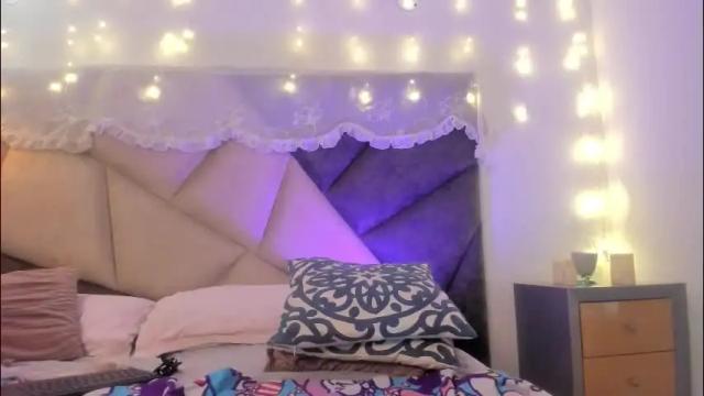 Image 4 of bonniecute_ Stream on Chaturbate on 3 days ago