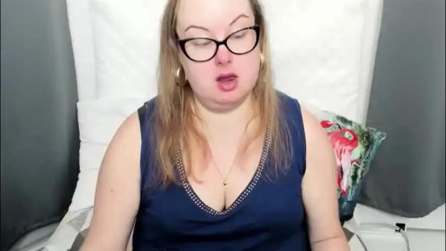 Image 3 of bonnieshining Stream on Chaturbate on 2 months ago