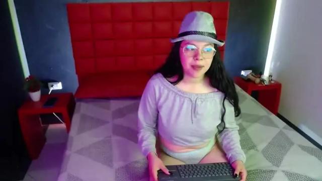 Image 2 of bonnyandmahia_gh Stream on Chaturbate on 19 months ago