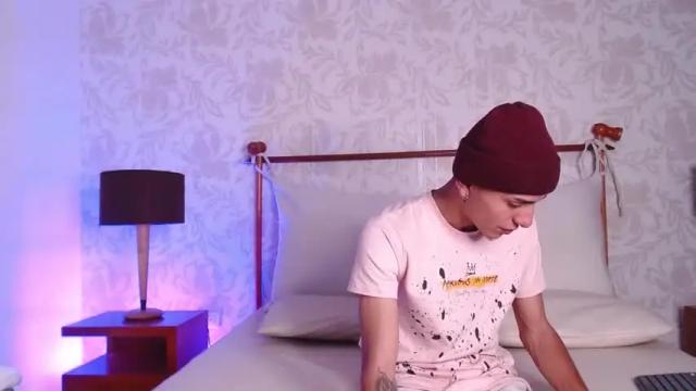 Image 4 of bonnyandmahia_gh Stream on Chaturbate on 18 months ago