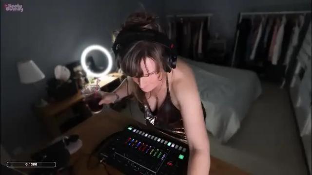 Thumbnail 1, boobsgwendy's Stream at Chaturbate, 18 days ago