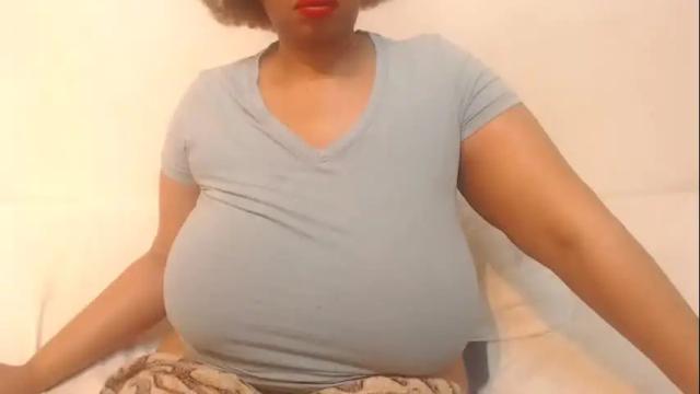 Image 11 of boobyqueen24 Stream on Chaturbate on 13 days ago