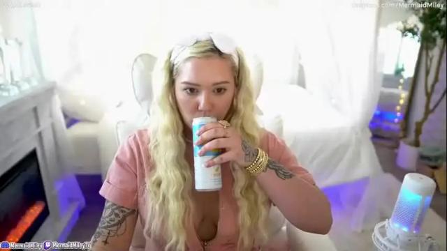 Image 12 of boobznbeer Stream on Chaturbate on 2 months ago