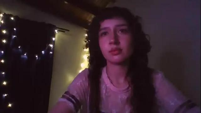 Image 2 of boomaria Stream on Chaturbate on 9 months ago