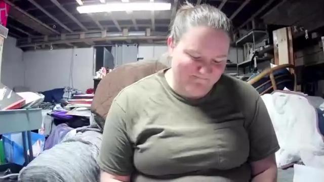 Image 2 of booobeees Stream on Chaturbate on 16 months ago