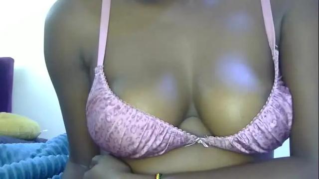 Image 3 of booty_bela Stream on Chaturbate on 20 days ago