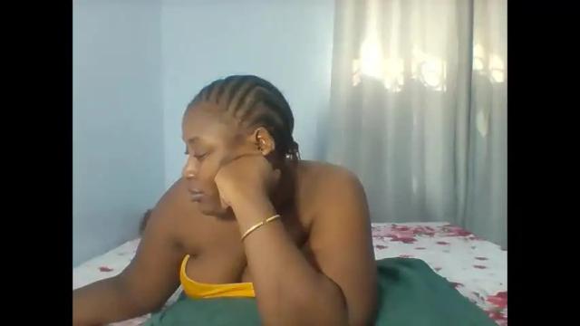 Image 3 of booty_panther Stream on Chaturbate on 6 days ago
