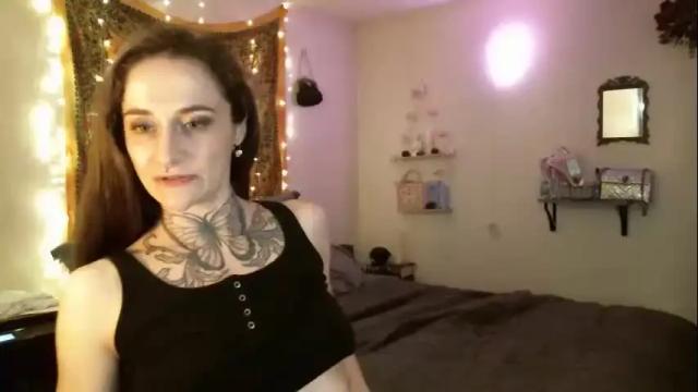 Image 11 of bootycollinsxo Stream on Chaturbate on 14 months ago