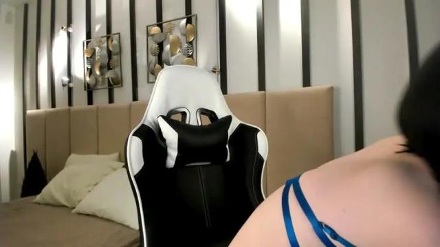 Image 4 of bootytrisha Stream on Chaturbate on 17 months ago