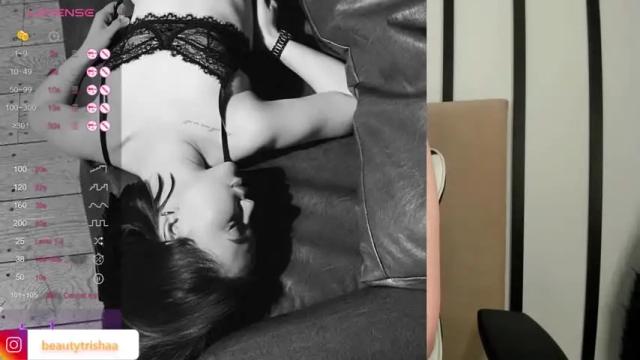 Image 4 of bootytrisha Stream on Chaturbate on 15 months ago