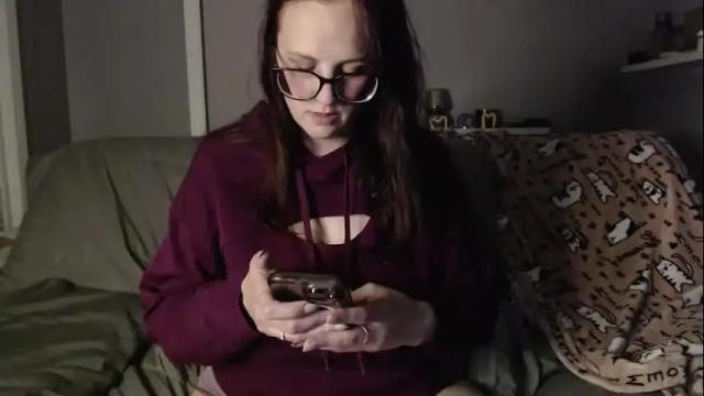 Image 11 of boredbustyhousewife Stream on Chaturbate on 20 days ago