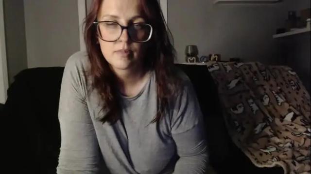 Image 4 of boredbustyhousewife Stream on Chaturbate on 8 days ago
