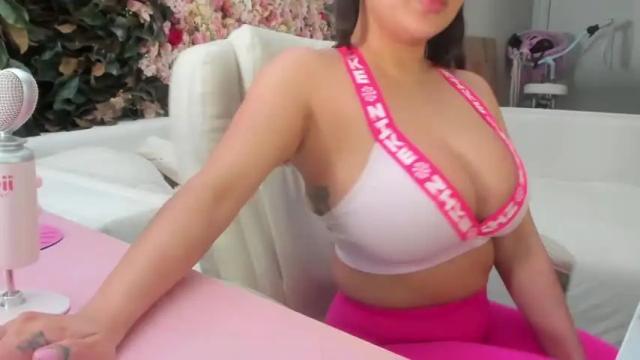 Image 10 of bossbratbimbo Stream on Chaturbate on 24 months ago