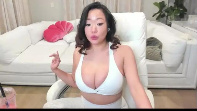 Image 6 of bossbratbimboxo Stream on Chaturbate on 11 days ago