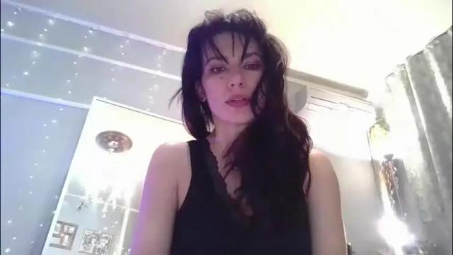 Image 3 of bossyiskitten Stream on Chaturbate on 4 days ago