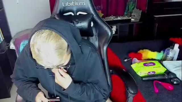Image 12 of boy_trans Stream on Chaturbate on 23 days ago