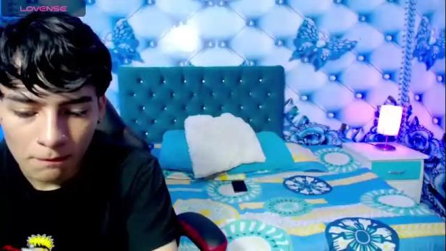 Image 2 of boys_hot4u Stream on Chaturbate on 17 months ago