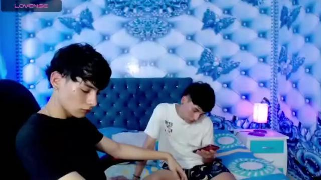 Image 7 of boys_hot4u Stream on Chaturbate on 17 months ago