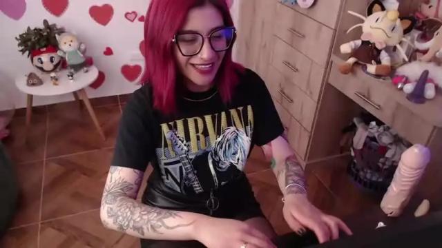 Image 4 of bradandmiahot Stream on Chaturbate on 15 months ago