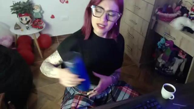 Image 10 of bradandmiahot Stream on Chaturbate on 14 months ago