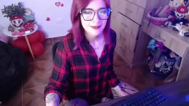 Image 11 of bradandmiahot Stream on Chaturbate on 14 months ago
