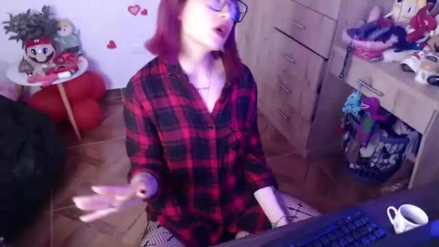 Image 6 of bradandmiahot Stream on Chaturbate on 14 months ago