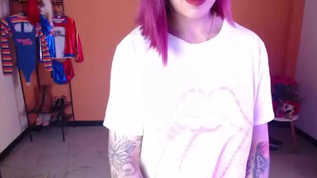 Image 3 of bradandmiahot Stream on Chaturbate on 12 months ago